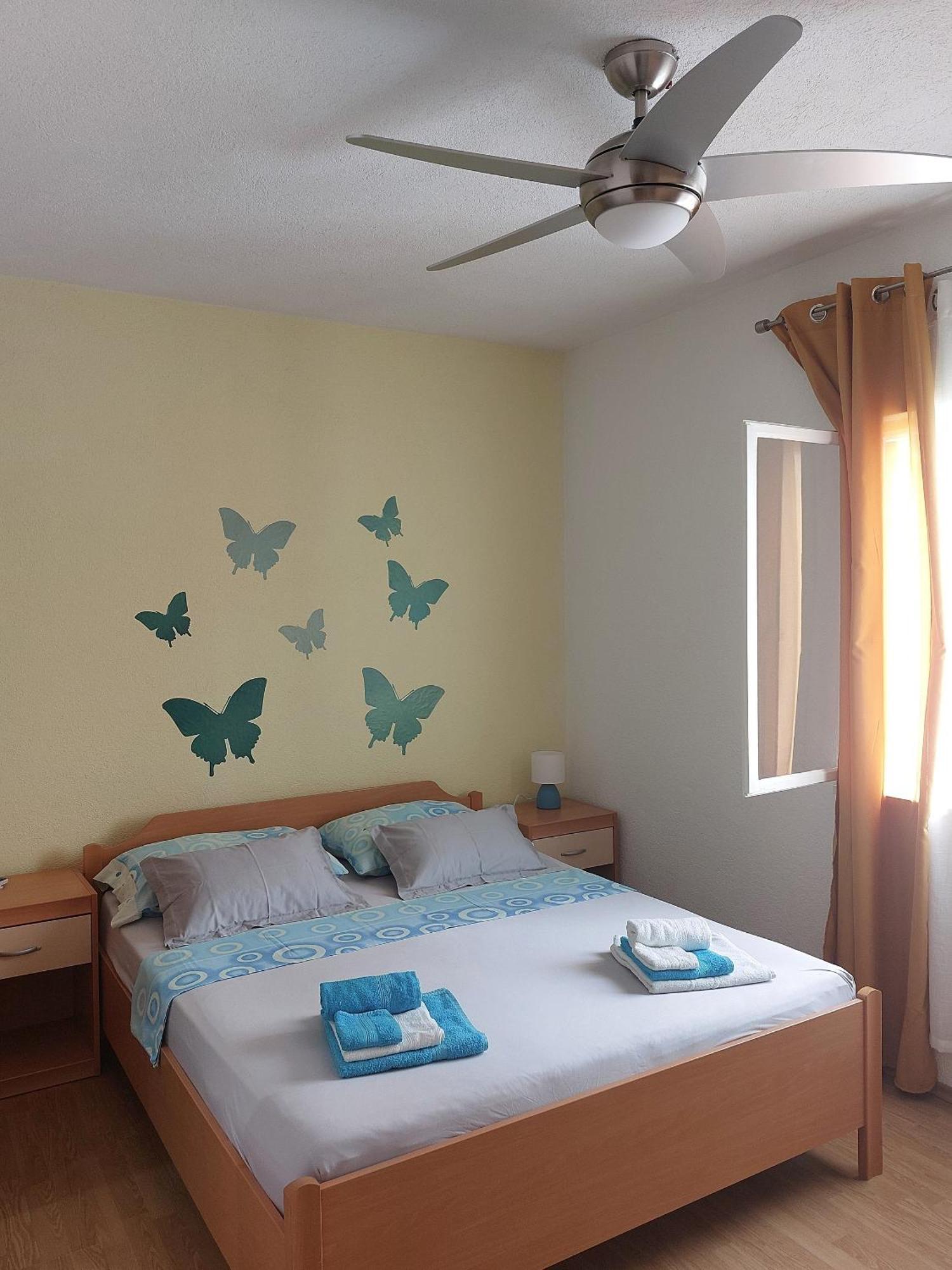Apartments With A Parking Space Postira, Brac - 2911 Экстерьер фото